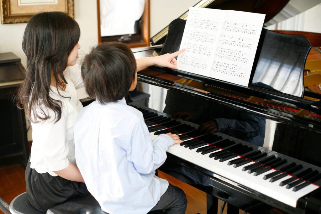 ぴあピアノ教室＆英語で歌おうTinyTalk_piano course