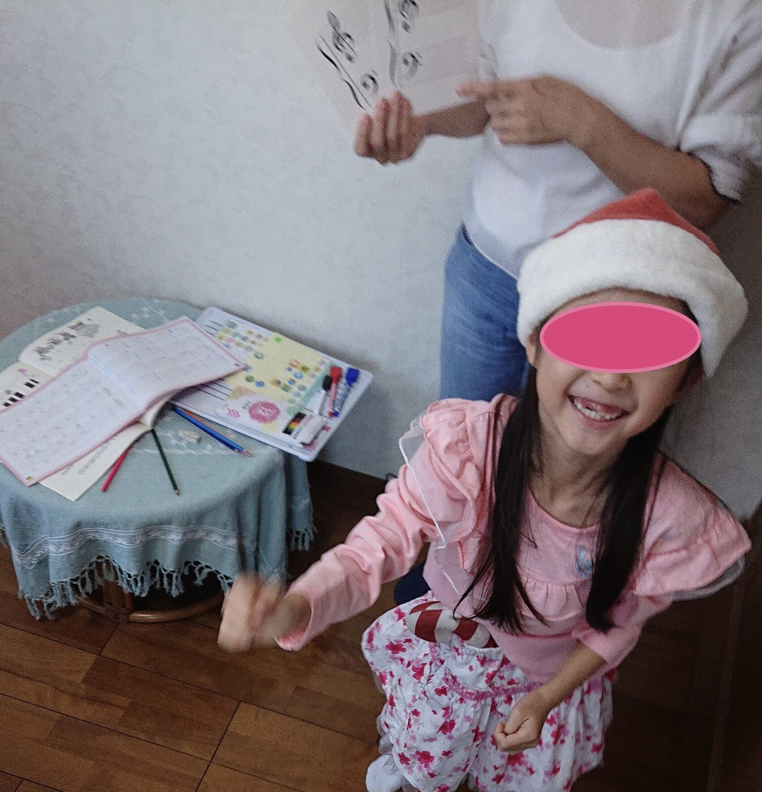 レッスンで笑っている子